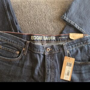 Eddie Bauer Men's Dark Indigo Relaxed Straight Jeans
